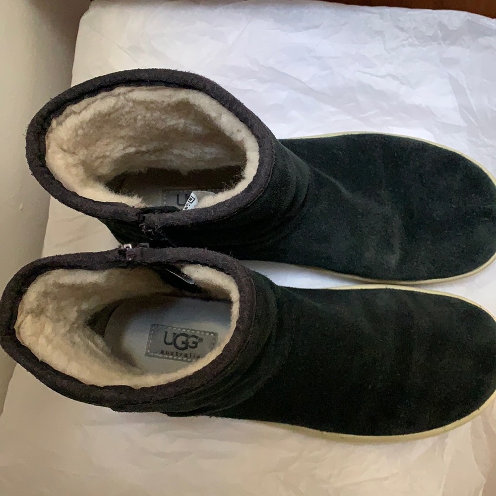 UGG shearling boy zipper booties unisex 3